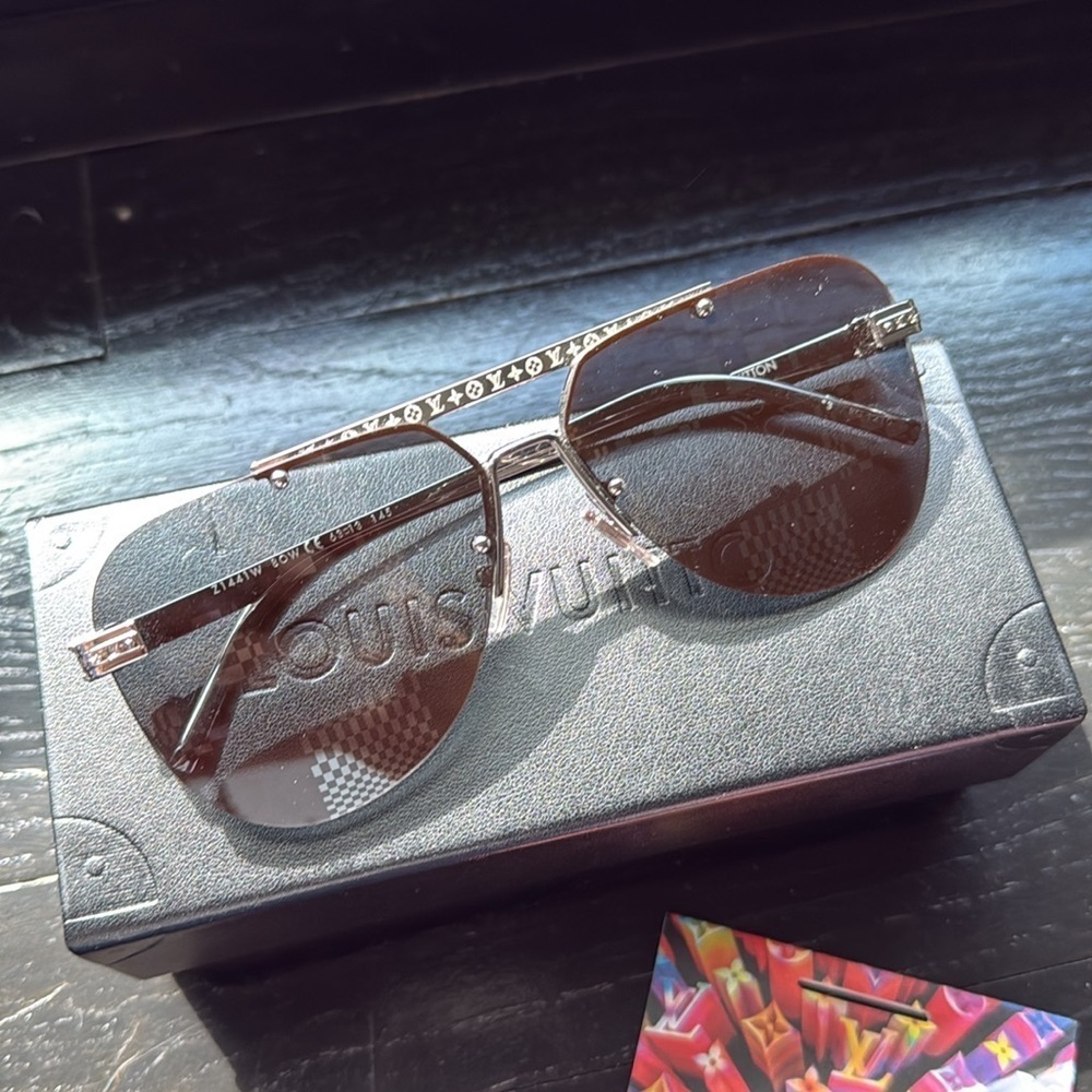 Louis Vuitton Animated Damier Ash Sunglasses - Picture 14 of 16